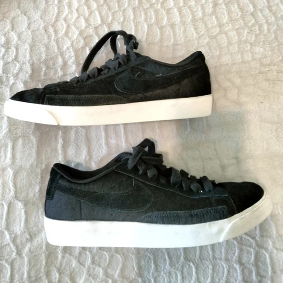 Nike Blazers Low Lux Shoes - Picture 5 of 6